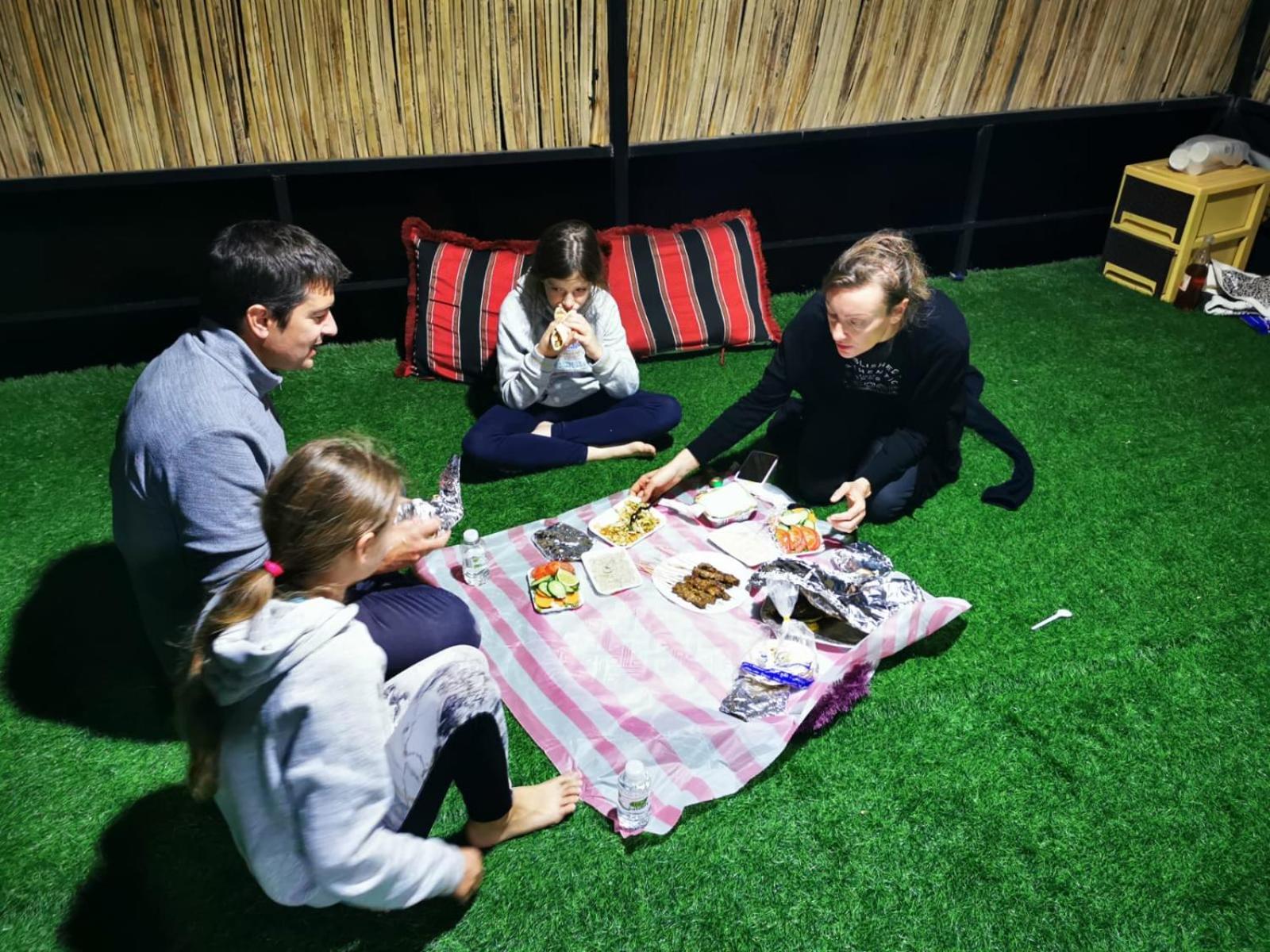 Bedouin Nights Camp 호텔 알 와실 객실 사진